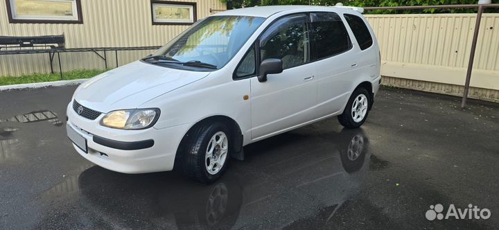 Toyota Corolla Spacio 1.6 AT, 1999, 301 000 км