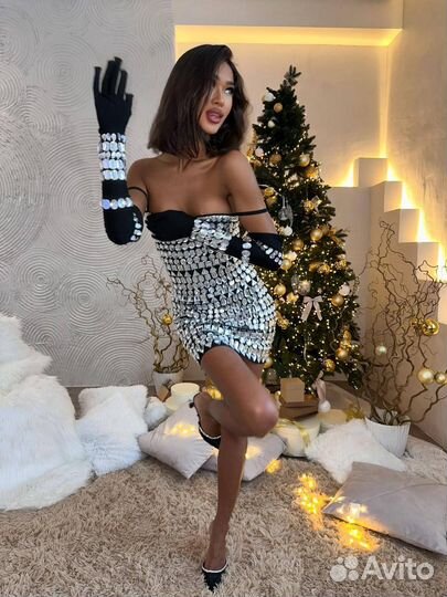 Роскошное блестящее платье