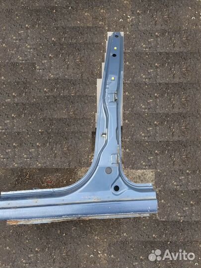 Центральная левая стойка Meriva A