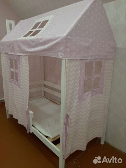 Детская кровать домик