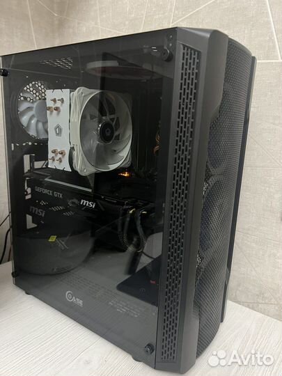 Игровой системный блок с монитором
