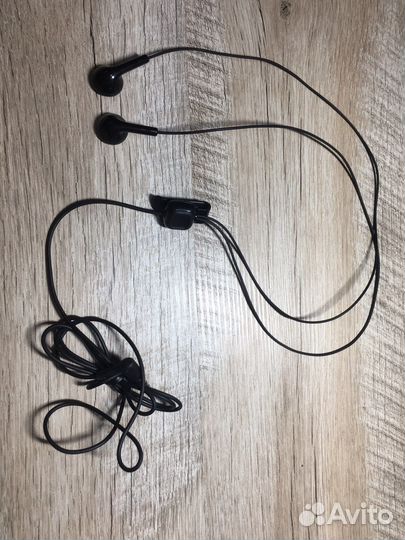 Проводные наушники