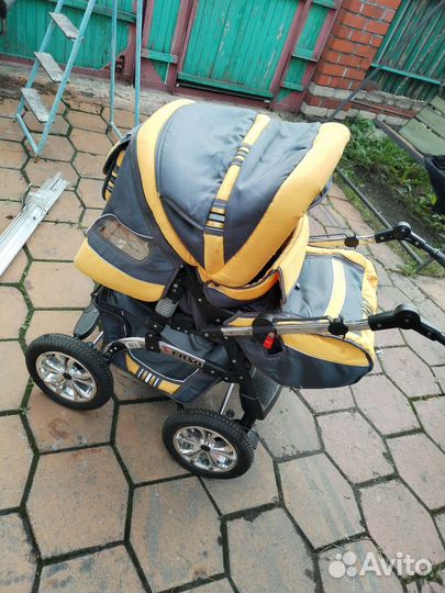 Прогулочная коляска