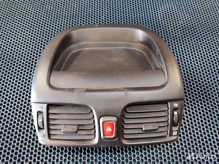 Бардачок Nissan almera n16
