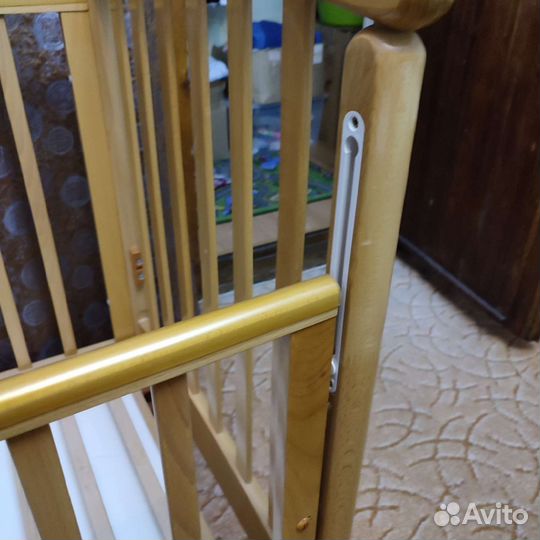 Кроватка детская с маятником Гандылян