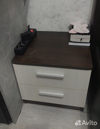 Тумба прикроватная