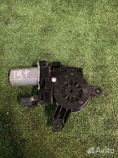Мотор стеклоподъемника dodge RAM V 2019+