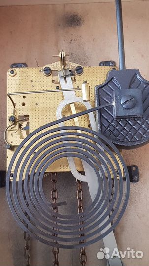 Настенные часы с боем