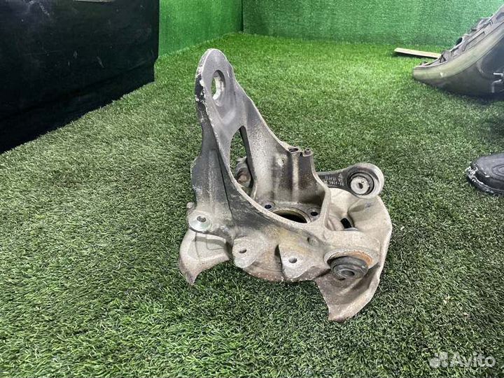 Кулак поворотный задний левый Bmw X5 E70 N52B30