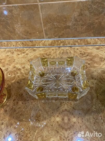 Конфетница из цветного стекла