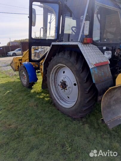 Вспашка земли трактором. Обработка почвы фрезой