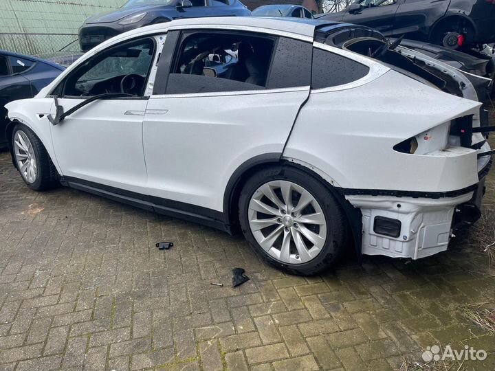 Tesla model X 2022 ноускат / передняя часть авто