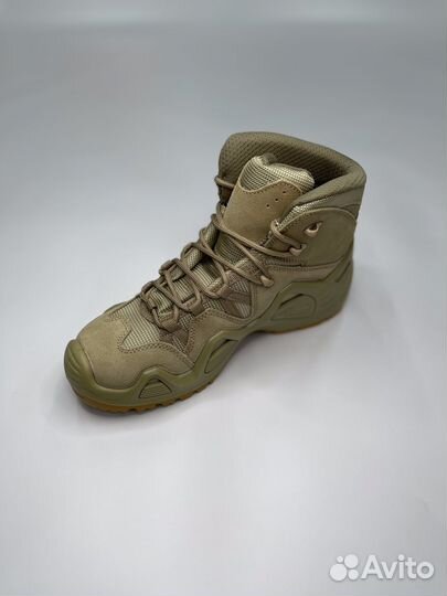 Трекинговые ботинки