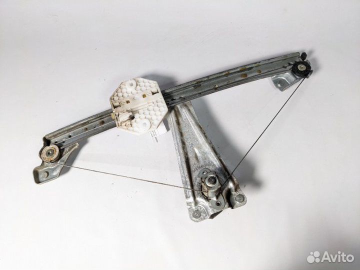 Стеклоподъемник механич задний правый Renault