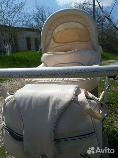 Коляска Reindeer с деревянной люлькой