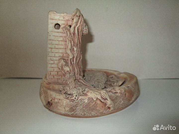 Декоративная статуэтка