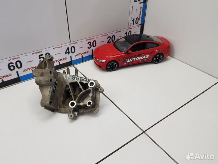 Кронштейн двигателя правый (Ford Focus)