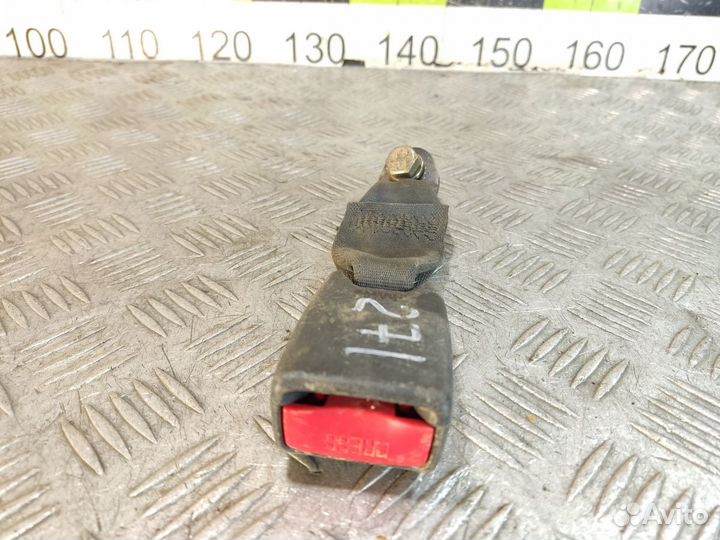 Ответная часть ремня безопасности Mitsubishi Lance