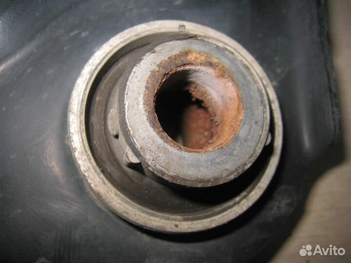 Рычаг передний левый нижний Renault Scenic 3 (JZ)