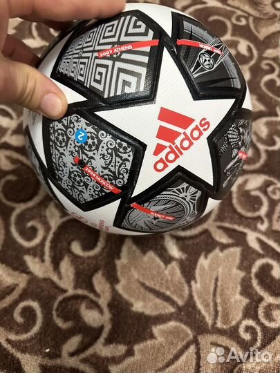 Футбольный мяч adidas лига чемпионов