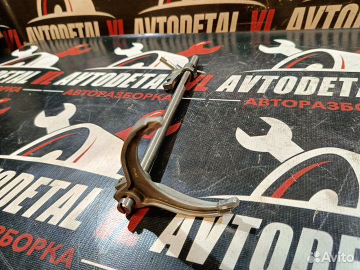 Вилка 5 ой передачи и заднего хода Ford Focus 1