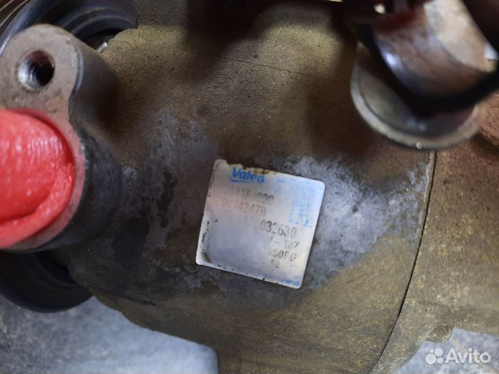 Компрессор кондиционера 73111FJ000 subaru xv