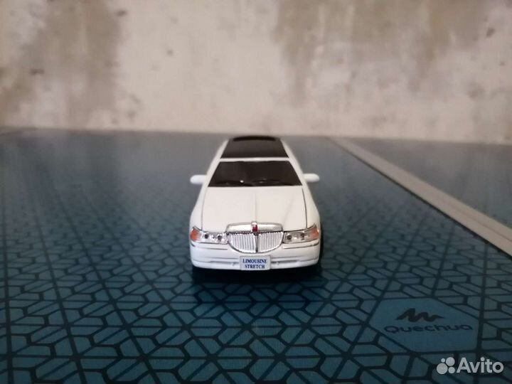 Lincoln town car модель в масштабе 1/38