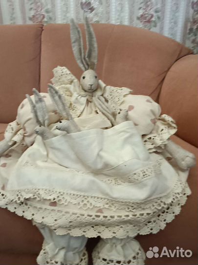 Авторская мягкая игрушка Мама Зайчиха и 3 зайчонка