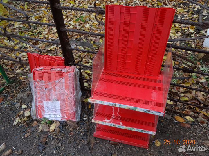 Полки пластиковые