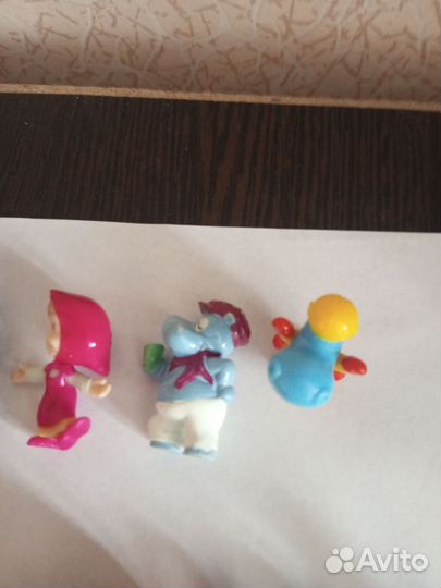 Игрушки Киндер разных лет