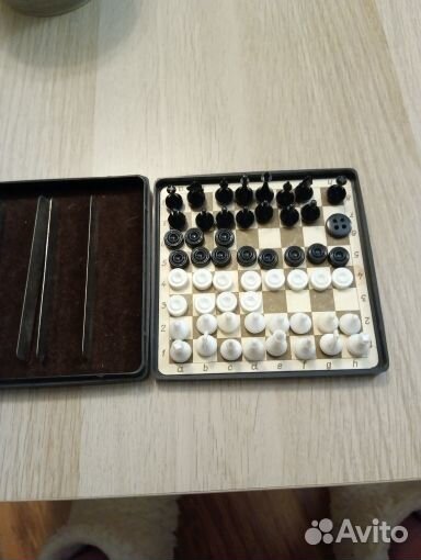 Шахматы и шашки дорожные. Малюсенькие. Магнитные