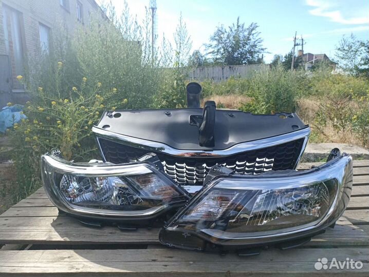 Фара правая фара левая Kia Rio 3