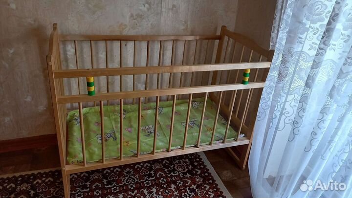 Детская кроватка