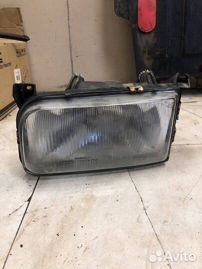 Фара левая Volkswagen Passat