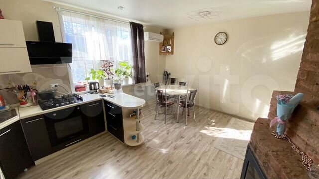 4-к. квартира, 80 м², 1/1 эт.