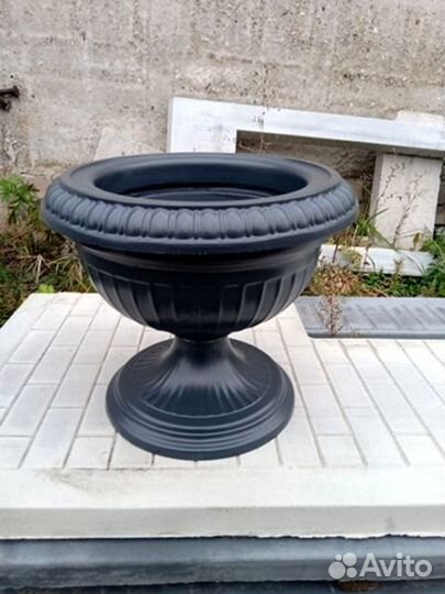 Вазоны уличные