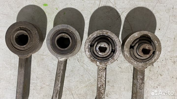 Стойка стабилизатора правая Mercedes Benz W211