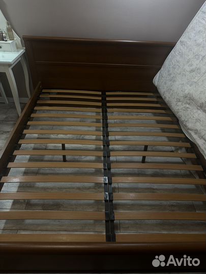 Кровать двухспальная с тумбами