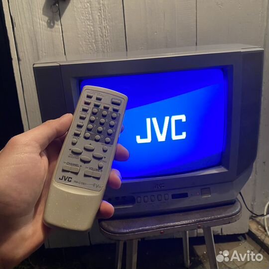 Рабочий JVC AV-1404FE