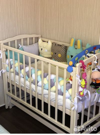 Мягкие бортики в кроватку для малыша