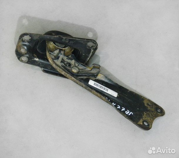 Рычаг задний правый продольный VW Jetta 5