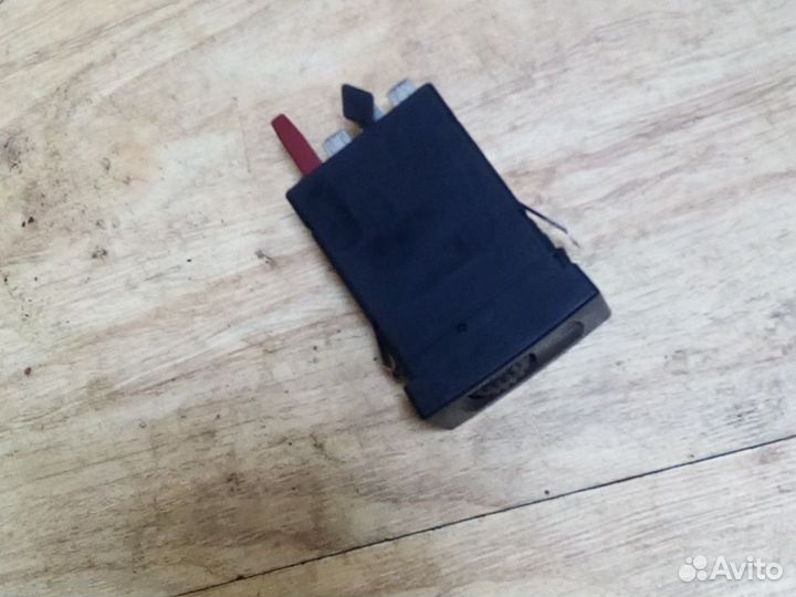 Кнопка обогрева сидений VW Passat 3B0963563G