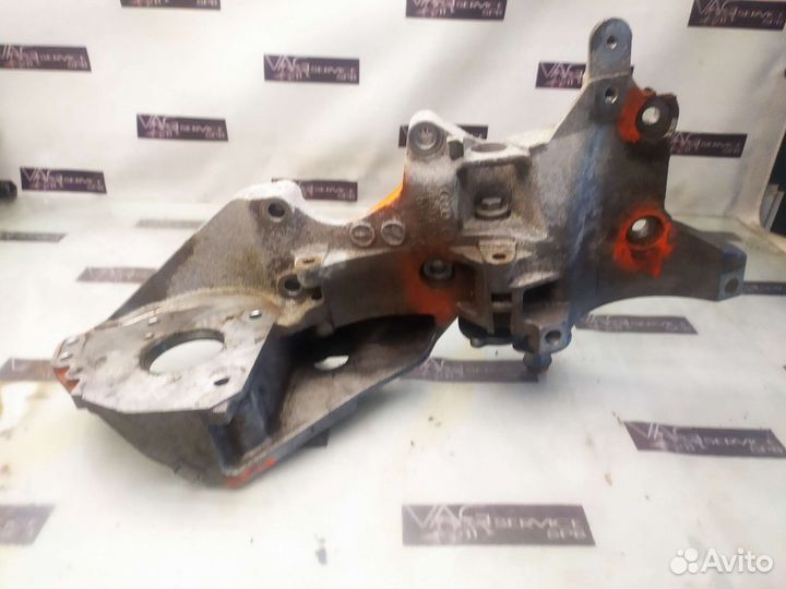 Кронштейн генератора VW VAG 2.0 TDI CGL