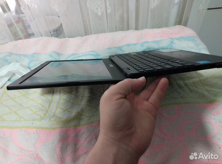 Ноутбук asus E210K