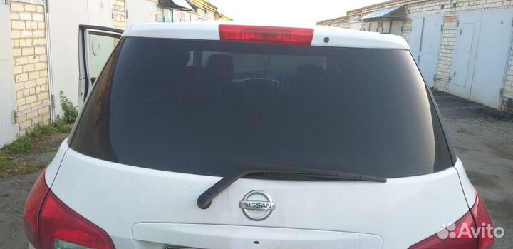 Стекло на nissan wingroad