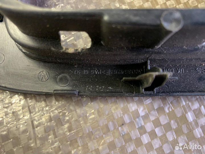 Рамка обрамление кулисы Volkswagen Passat CC 2011