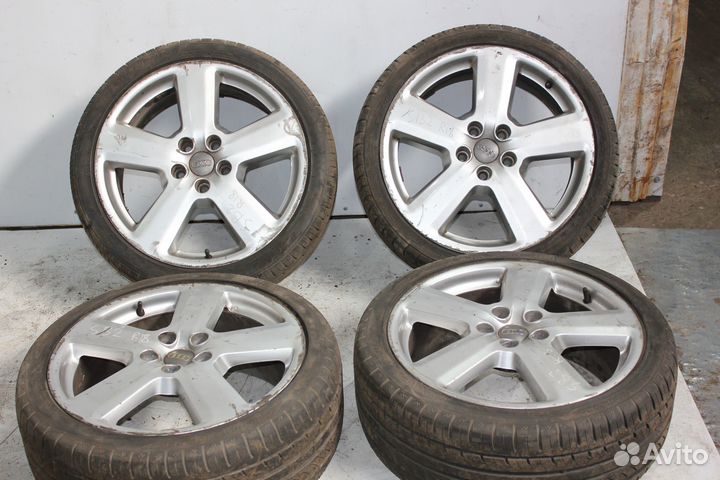 R18 Runway Enduro 726 225/40, PCD 5x112 DIA 66.5