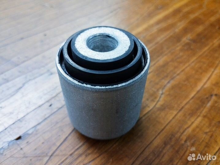 Сайлентблок заднего нижнего рычага BMW X6