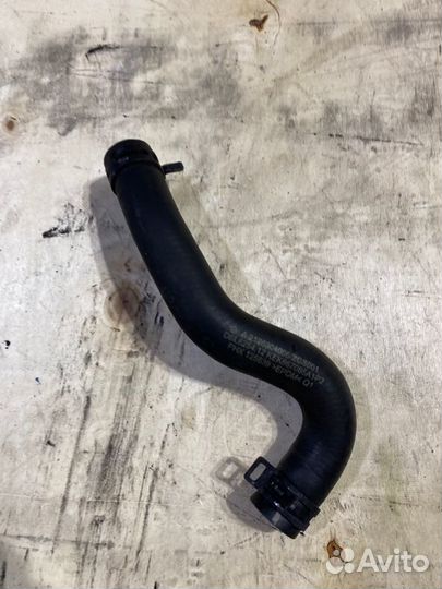 Патрубок системы охлаждения Mercedes-Benz E-Class