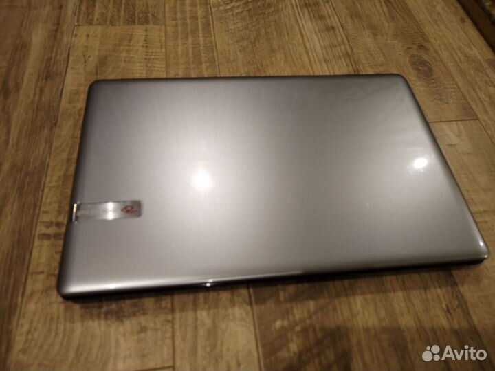 Продам ноутбук Packard bell Z5WT1